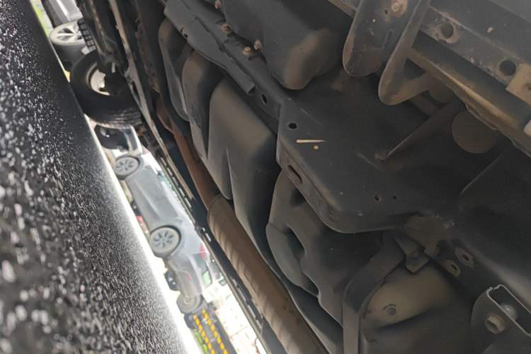Used Infiniti QX80 2016 5.6L 4WD Chassis Rear Left