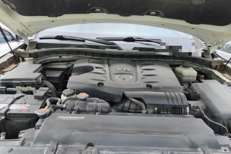 Used Infiniti QX80 2016 5.6L 4WD Engine Bay
