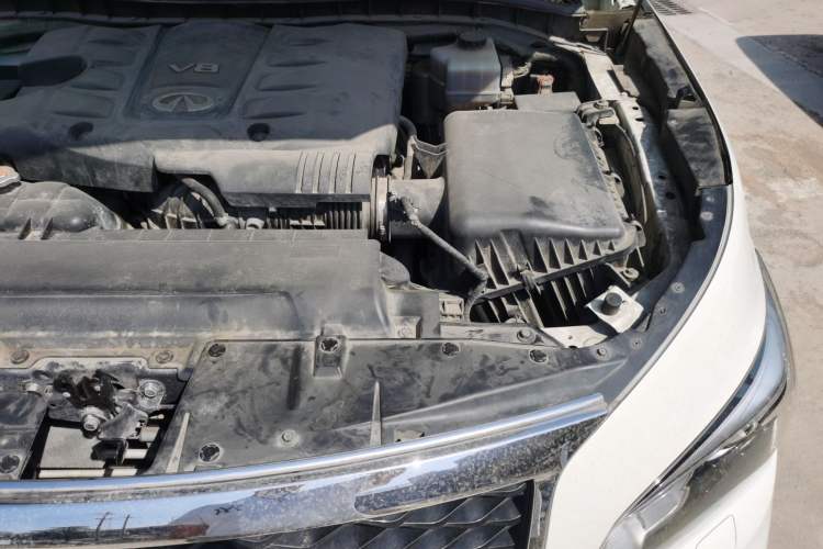 Used Infiniti QX80 2016 5.6L 4WD Engine Bay Left