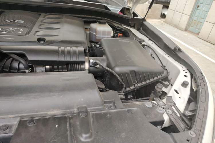 Used Infiniti QX80 2016 5.6L 4WD Engine Bay Left