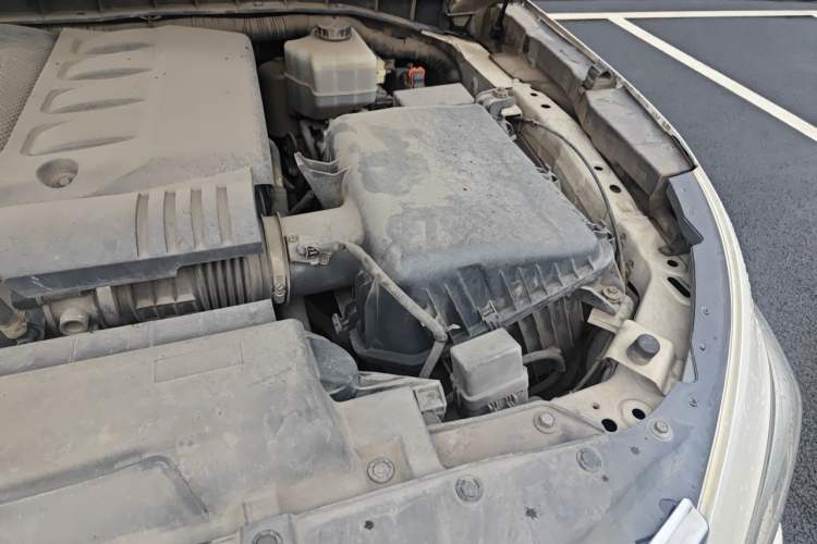Used Infiniti QX80 2016 5.6L 4WD Engine Bay Left