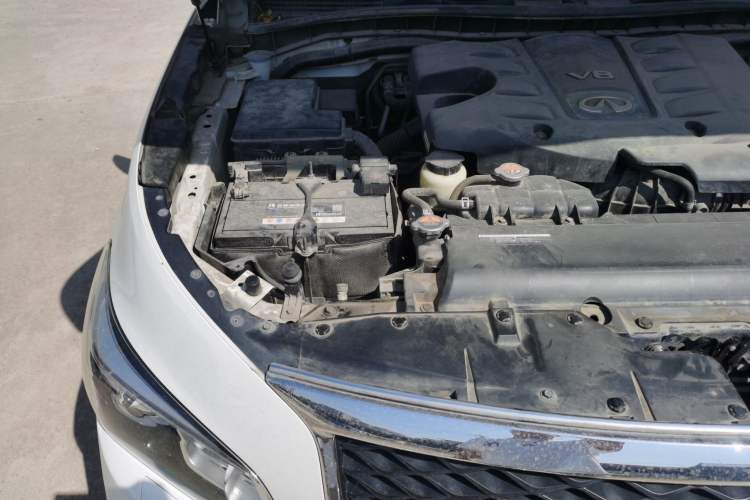 Used Infiniti QX80 2016 5.6L 4WD Engine Bay Right