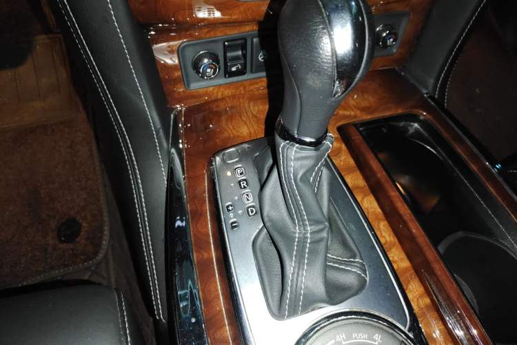 Used Infiniti QX80 2016 5.6L 4WD Gear Lever