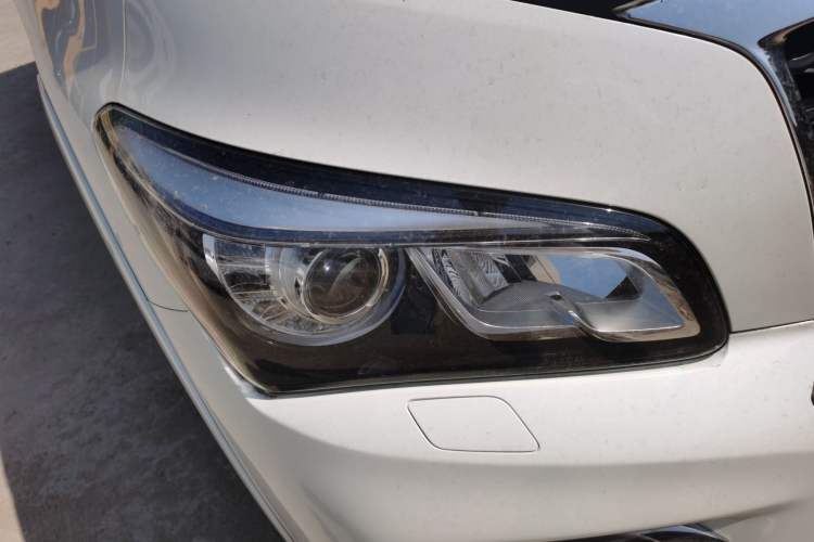 Used Infiniti QX80 2016 5.6L 4WD Right Front Headlight