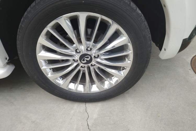 Used Infiniti QX80 2016 5.6L 4WD Right Front Wheel Hub