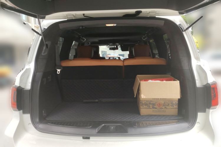 Used Infiniti QX80 2016 5.6L 4WD Trunk