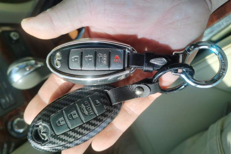 Used Infiniti QX80 2016 5.6L 4WD Vehicle Key