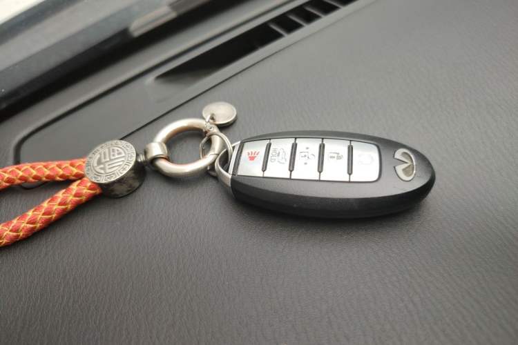 Used Infiniti QX80 2016 5.6L 4WD Vehicle Key