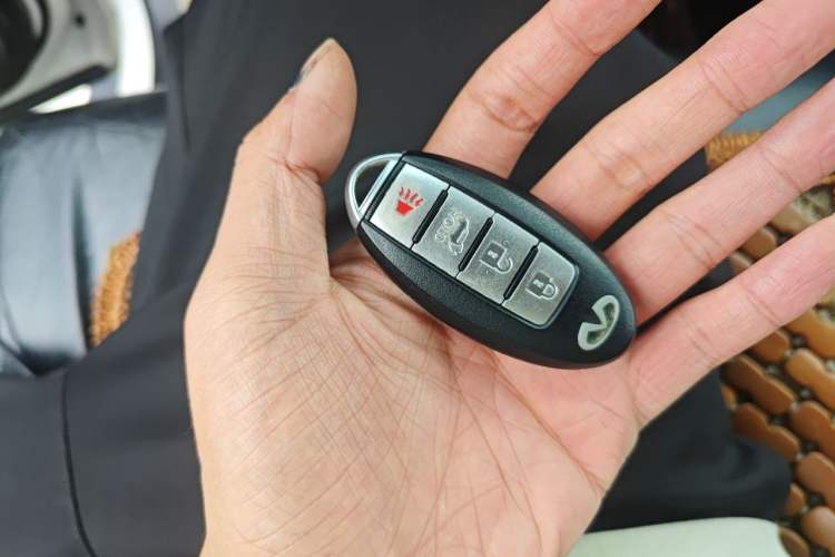Used Infiniti QX80 2016 5.6L 4WD Vehicle Key