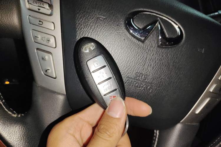 Used Infiniti QX80 2016 5.6L 4WD Vehicle Key