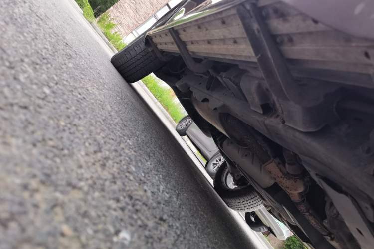 Used Infiniti QX80  Chassis Front Right