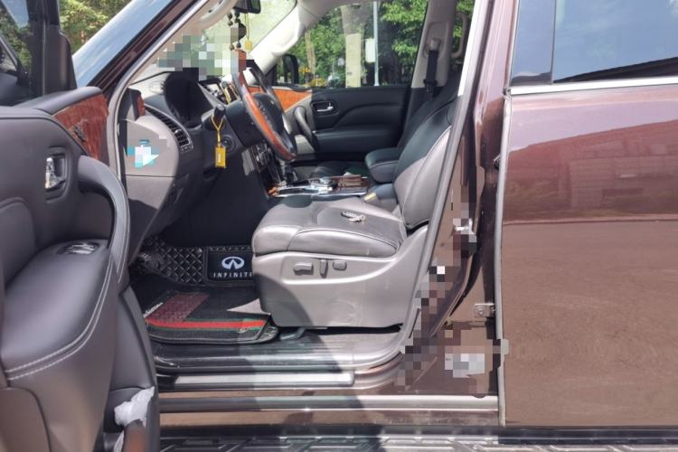 Used Infiniti QX80  Left Front Seat