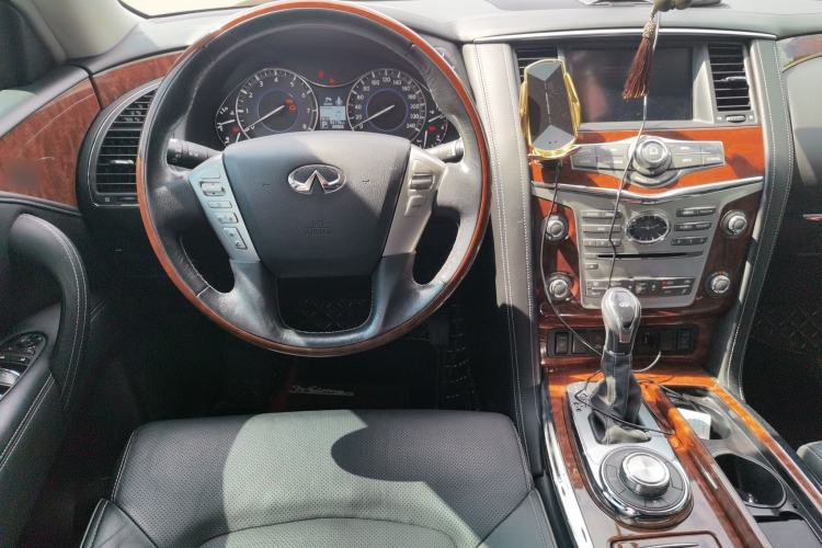 Used Infiniti QX80  Steering Wheel