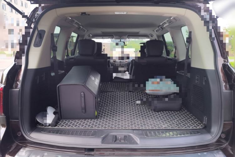 Used Infiniti QX80  Trunk