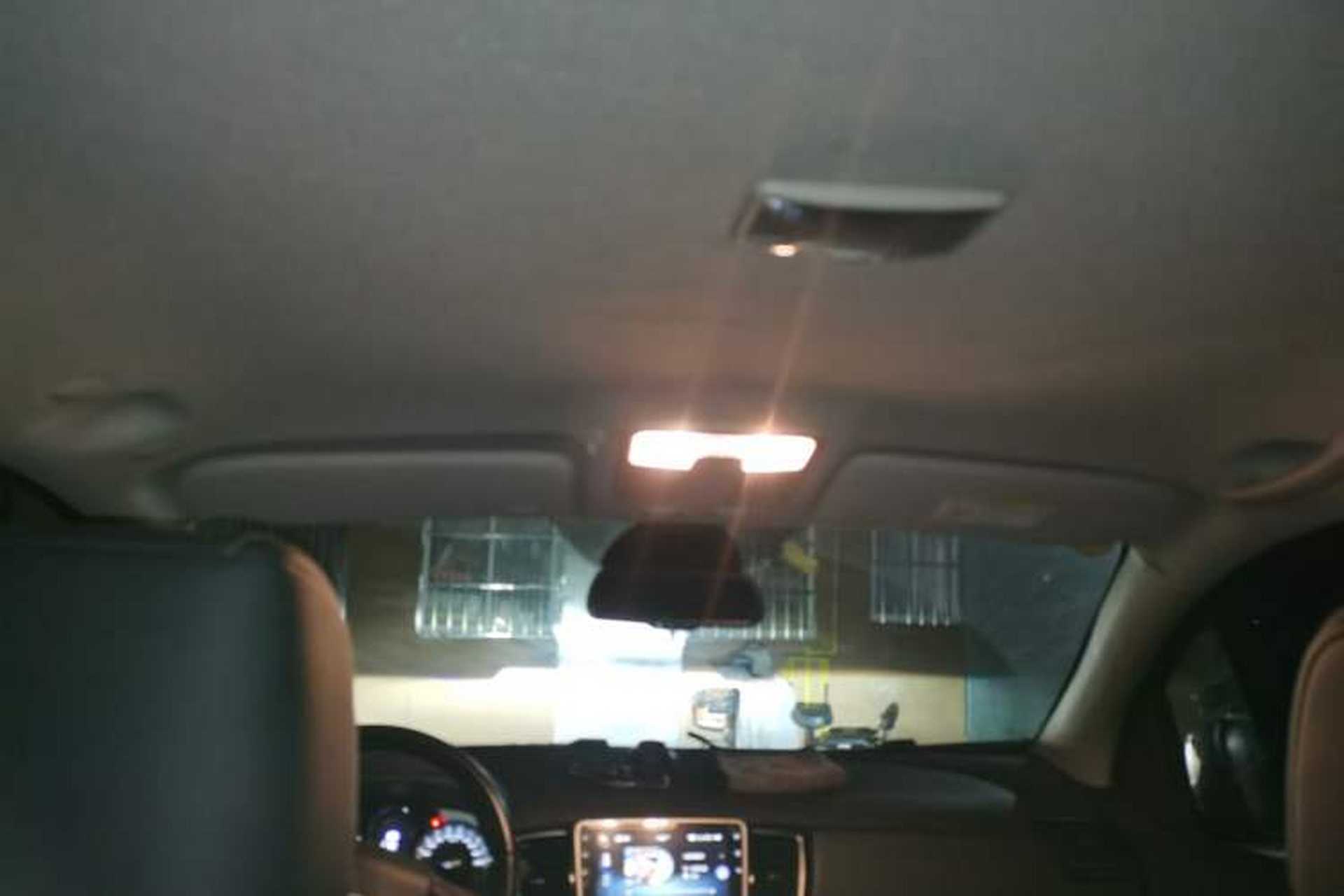 Used Isuzu D-MAX 2022 2.0T Two-Wheel Drive Automatic Gasoline LingShang Version JX4G20A6L Headliner