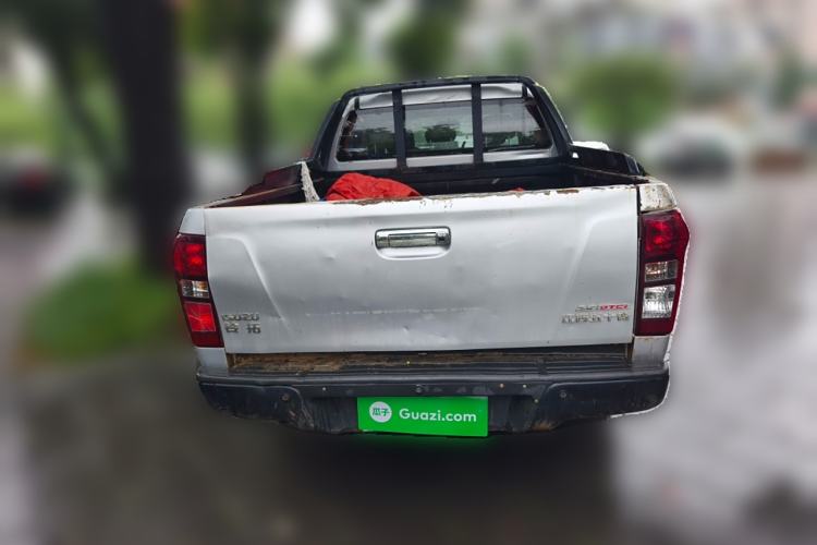 Used Isuzu D-MAX 2022 2.5T Four-Wheel Drive Automatic Diesel Ultra-Luxury Extended Version JE4D25Q6A Rear