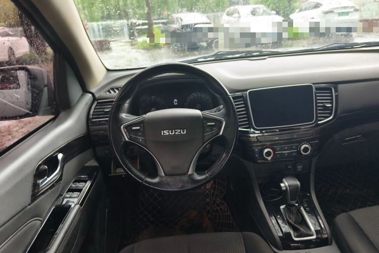 Used Isuzu D-MAX 2022 2.5T Four-Wheel Drive Automatic Diesel Ultra-Luxury Extended Version JE4D25Q6A Steering Wheel