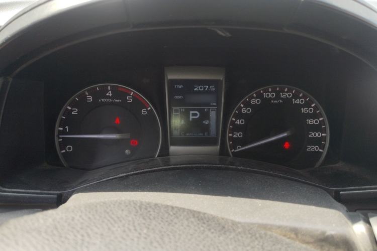 Used Isuzu D-MAX 2015 2.5T Two-Wheel Drive Automatic High-Performance Elite Version 4JK1 Instrument Cluster