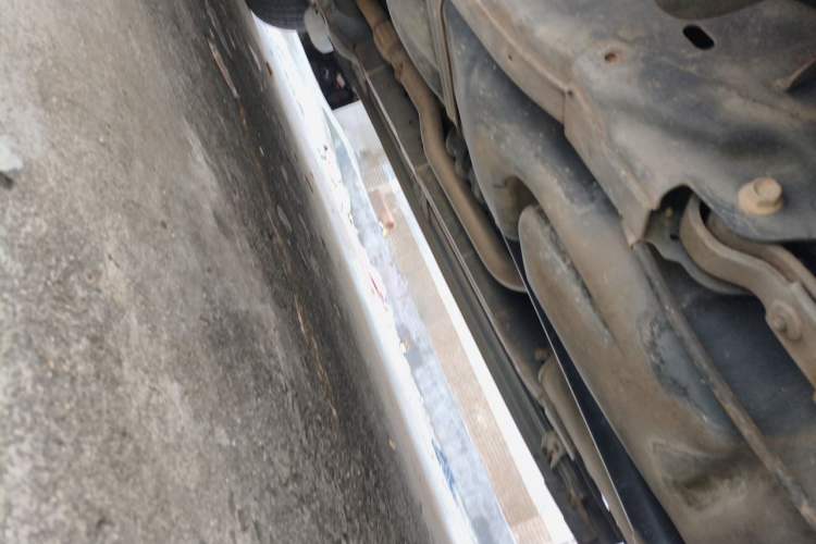 Used Isuzu D-MAX 2015 2.5T 4x4 Manual Base Version 4JK1 Chassis Rear Left