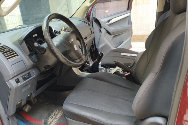 Used Isuzu D-MAX 2015 2.5T 4x4 Manual Base Version 4JK1 Left Front Seat