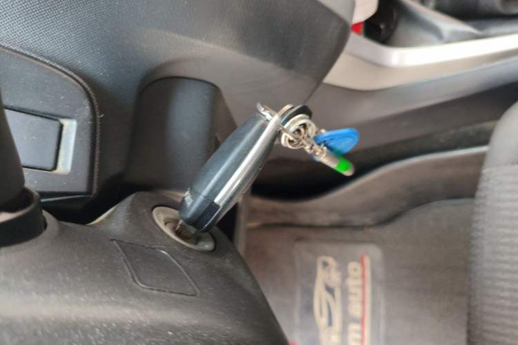 Used Isuzu D-MAX 2015 2.5T 4x4 Manual Base Version 4JK1 Vehicle Key