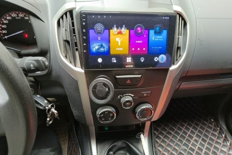 Used Isuzu D-MAX 2015 2.5T 4x4 Manual Base Version 4JK1 Audio And AC Panel