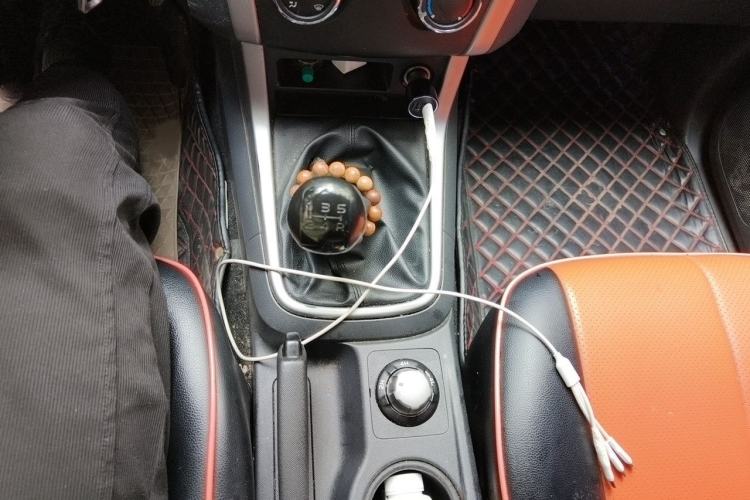 Used Isuzu D-MAX 2015 2.5T 4x4 Manual Base Version 4JK1 Gear Lever