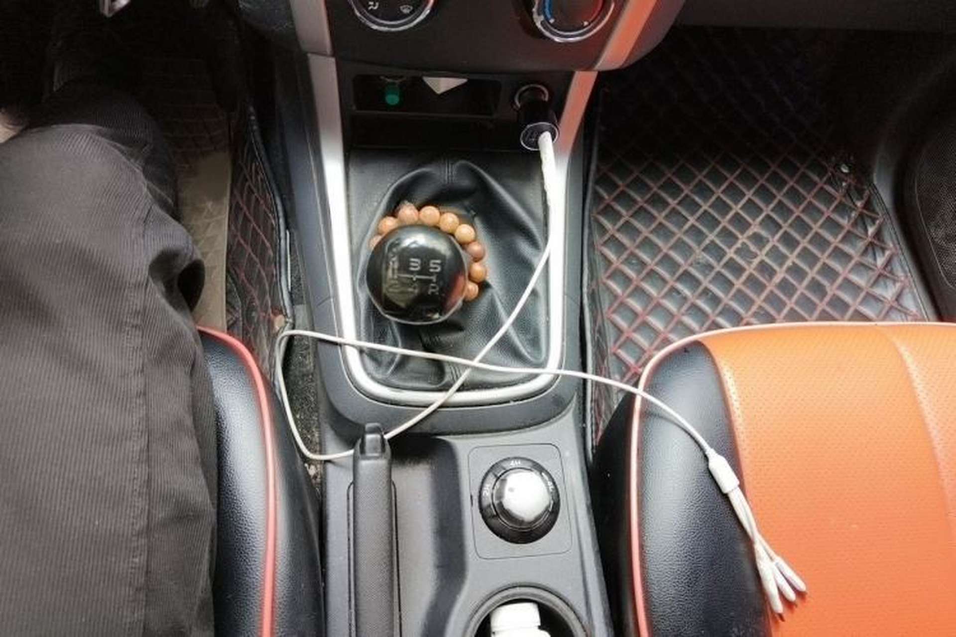 Used Isuzu D-MAX 2015 2.5T 4x4 Manual Base Version 4JK1 Gear Lever