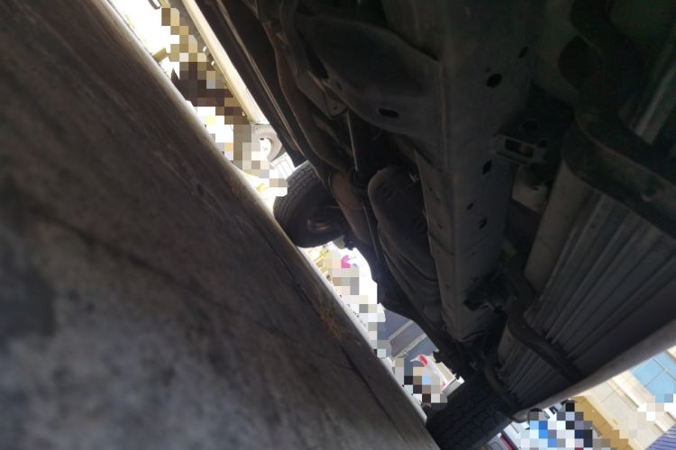 Used Isuzu D-MAX 2015 2.5T 4x4 Manual Base Version 4JK1 Chassis Front Left