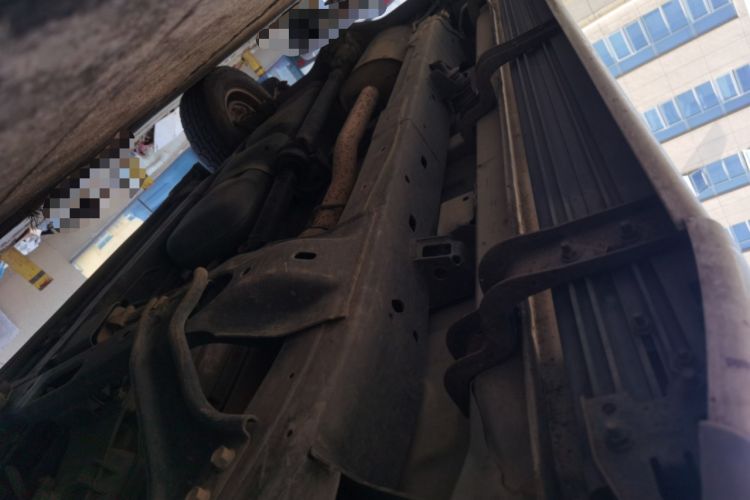 Used Isuzu D-MAX 2015 2.5T 4x4 Manual Base Version 4JK1 Chassis Front Right
