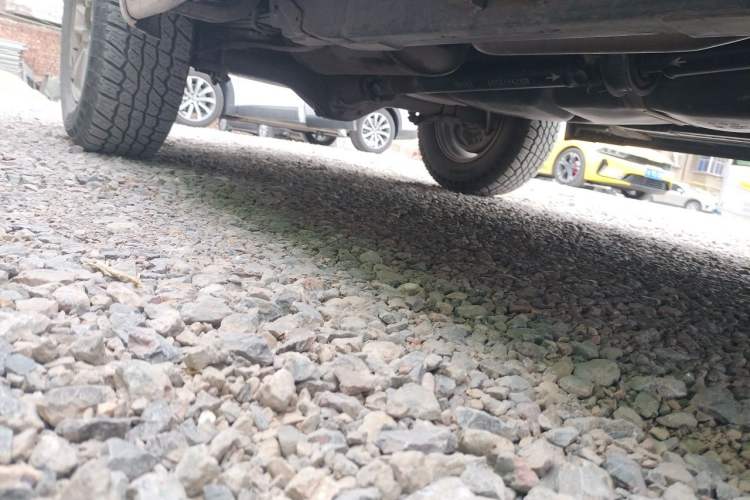 Used Isuzu D-MAX 2015 2.5T 4x4 Manual Base Version 4JK1 Chassis Front Right
