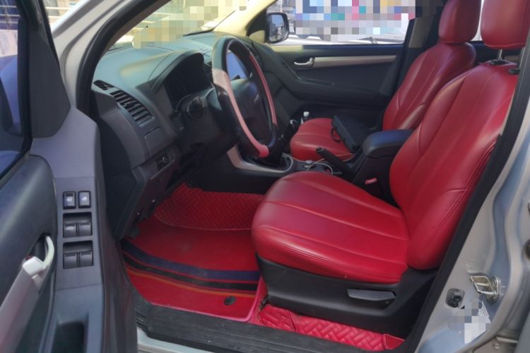 Used Isuzu D-MAX 2015 2.5T 4x4 Manual Base Version 4JK1 Driver Seat