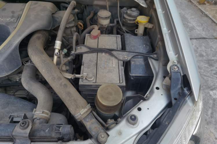 Used Isuzu D-MAX 2015 2.5T 4x4 Manual Base Version 4JK1 Engine Bay Left