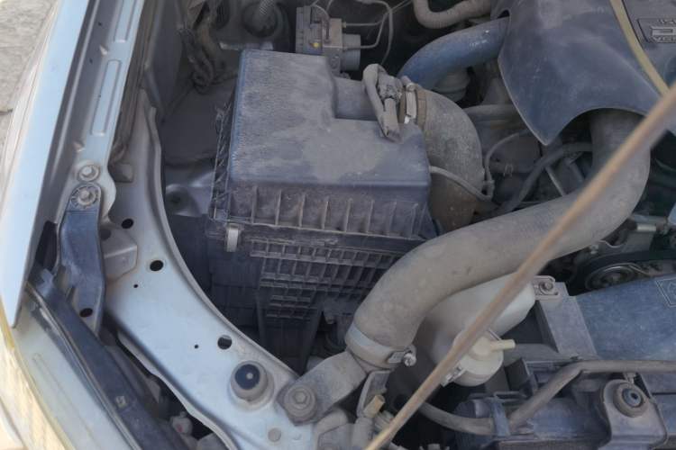 Used Isuzu D-MAX 2015 2.5T 4x4 Manual Base Version 4JK1 Engine Bay Right