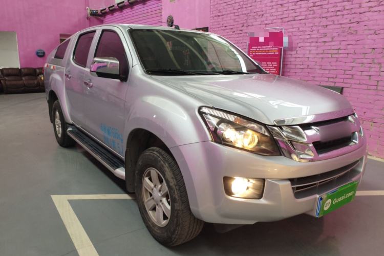 Used Isuzu D-MAX 2015 2.5T Two-Wheel Drive Automatic High-Performance Elite Version 4JK1 Exterior 2