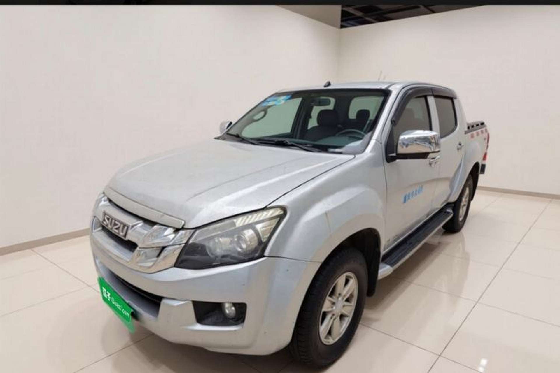 Used Isuzu D-MAX 2015 2.5T Four-Wheel Drive Manual Luxury Version 4JK1 Exterior 5