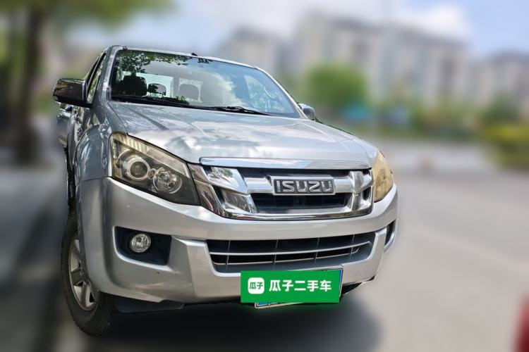 Used Isuzu D-MAX 2015 2.5T Two-Wheel Drive Manual High-Performance Base Version 4JK1 Front