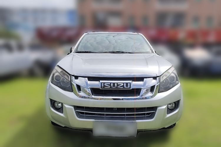 Used Isuzu D-MAX 2015 2.5T Two-Wheel Drive Automatic High-Performance Elite Version 4JK1 Front