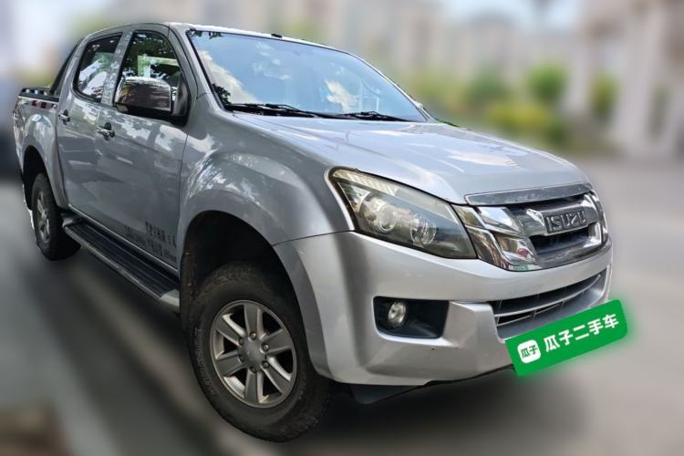 Used Isuzu D-MAX 2015 2.5T Two-Wheel Drive Manual High-Performance Base Version 4JK1 Front Right 45 Deg