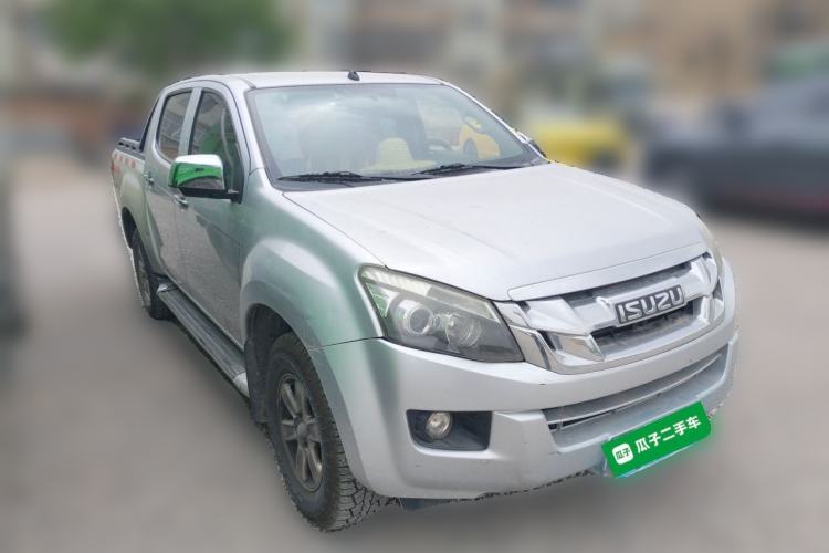Used Isuzu D-MAX 2015 2.5T 4x4 Manual Base Version 4JK1 Front Right 45 Deg