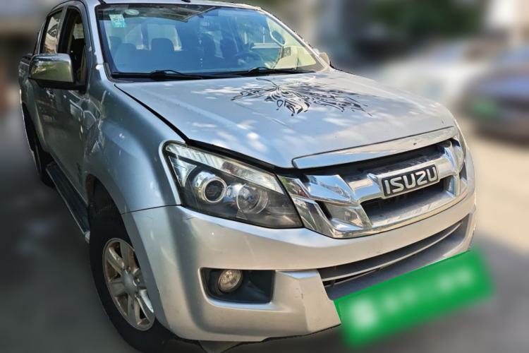 Used Isuzu D-MAX 2015 2.5T Two-Wheel Drive Manual High-Performance Base Version 4JK1 Front Right 45 Deg