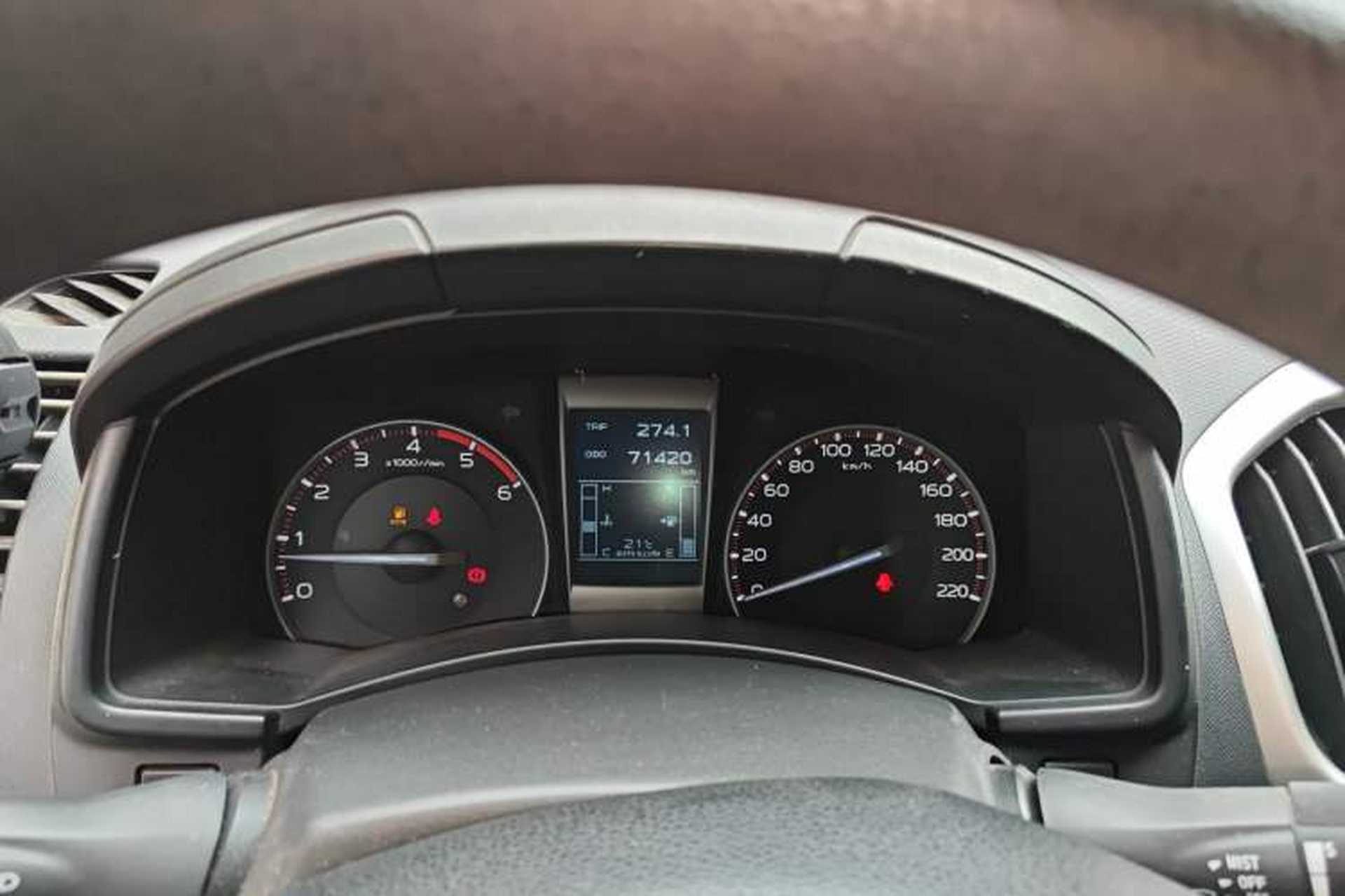 Used Isuzu D-MAX 2015 2.5T Four-Wheel Drive Manual Luxury Version 4JK1 Instrument Cluster