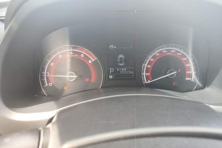 Used Isuzu D-MAX 2015 2.5T Two-Wheel Drive Automatic High-Performance Elite Version 4JK1 Instrument Cluster