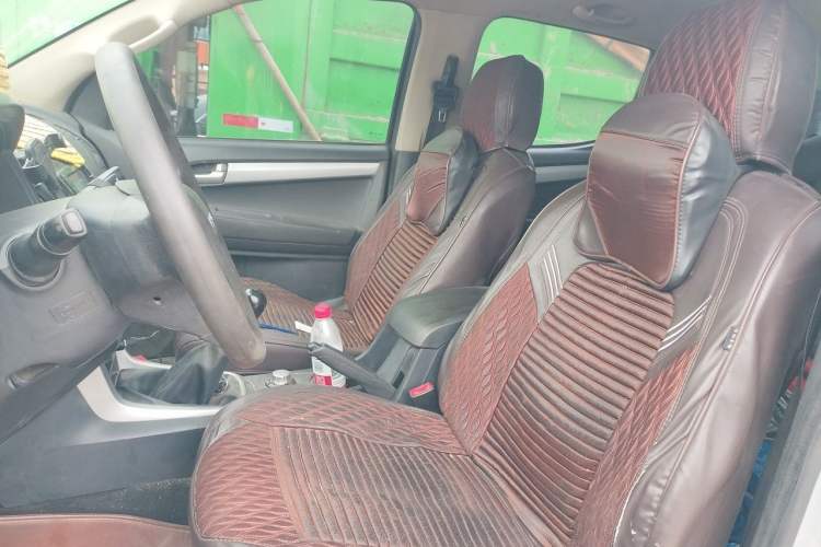 Used Isuzu D-MAX 2015 2.5T 4x4 Manual Base Version 4JK1 Left Front Seat