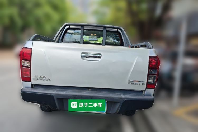 Used Isuzu D-MAX 2015 2.5T Two-Wheel Drive Manual High-Performance Base Version 4JK1 Rear