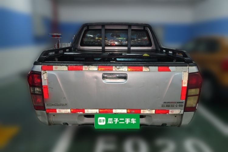 Used Isuzu D-MAX 2015 2.5T Two-Wheel Drive Manual Base Version 4JK1 Rear