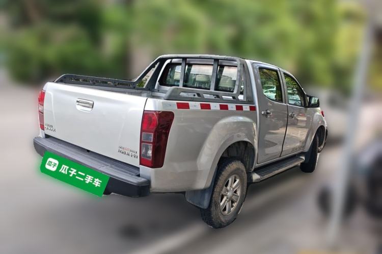 Used Isuzu D-MAX 2015 2.5T Two-Wheel Drive Manual High-Performance Base Version 4JK1 Rear Right 45 Deg