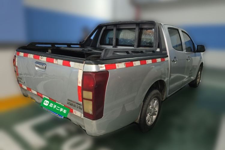 Used Isuzu D-MAX 2015 2.5T Two-Wheel Drive Manual Base Version 4JK1 Rear Right 45 Deg
