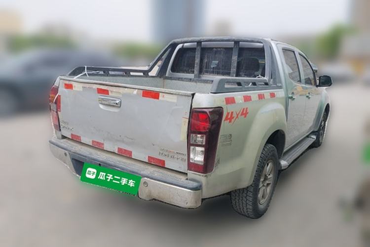 Used Isuzu D-MAX 2015 2.5T 4x4 Manual Base Version 4JK1 Rear Right 45 Deg