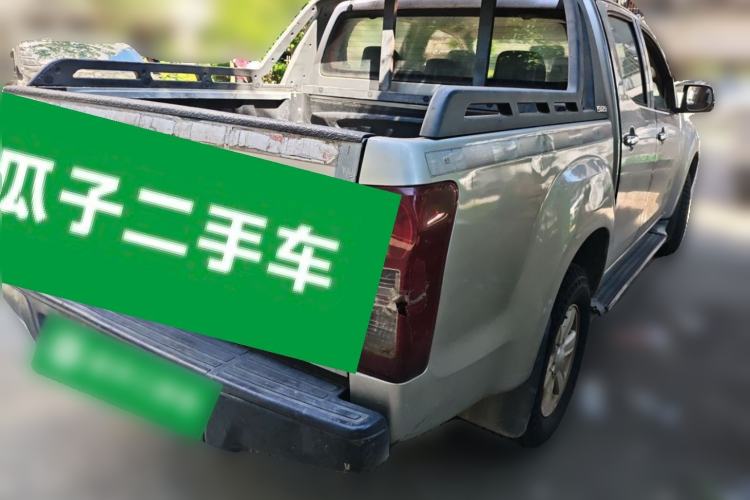Used Isuzu D-MAX 2015 2.5T Two-Wheel Drive Manual High-Performance Base Version 4JK1 Rear Right 45 Deg